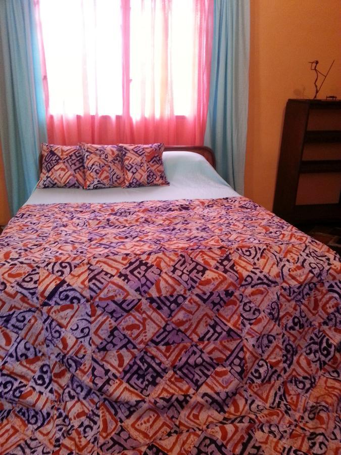 Hotel Golden Lilies à Kokrobite Extérieur photo