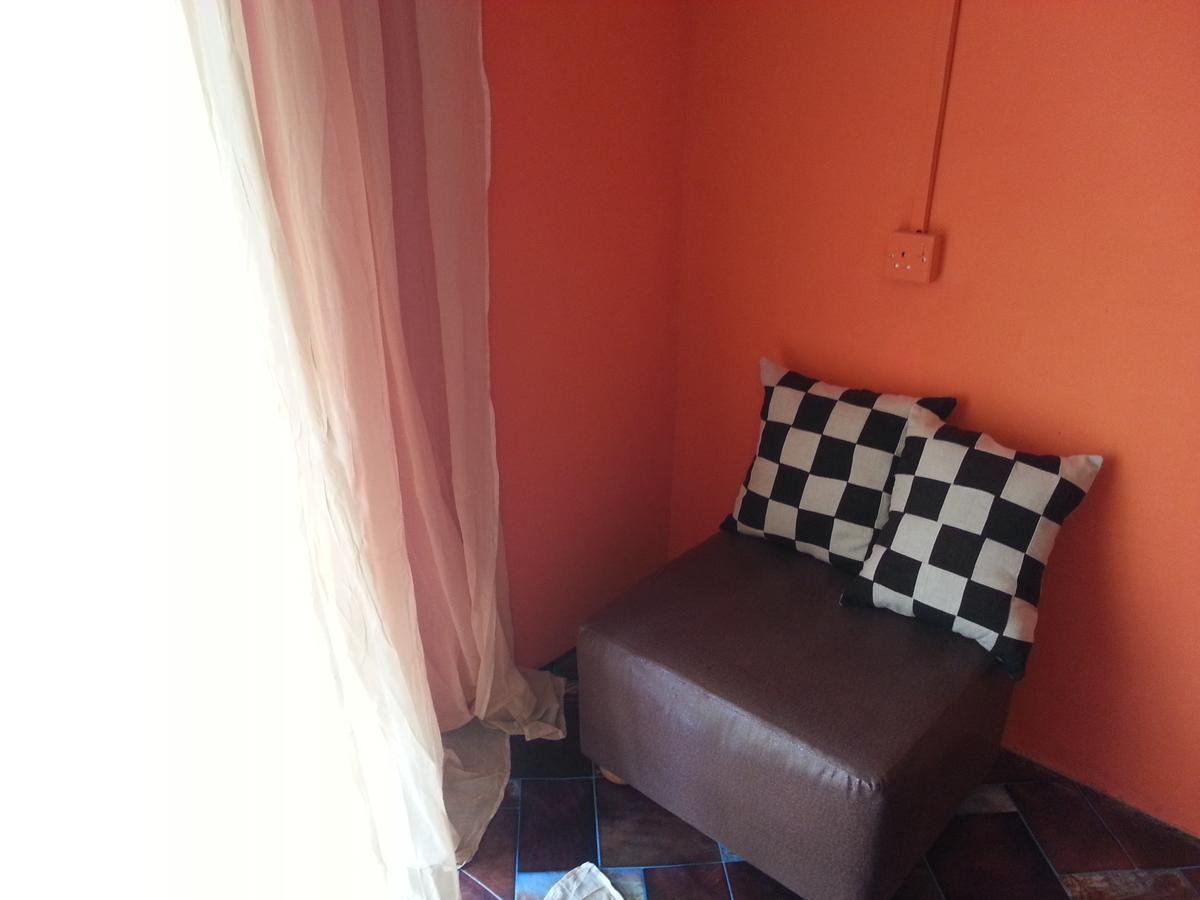 Hotel Golden Lilies à Kokrobite Extérieur photo